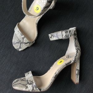 Vince Camuto Nude Snakeskin Ankle Strap Heels 9